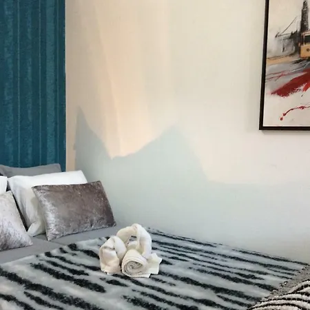 Comfort In The Downtown Apartment